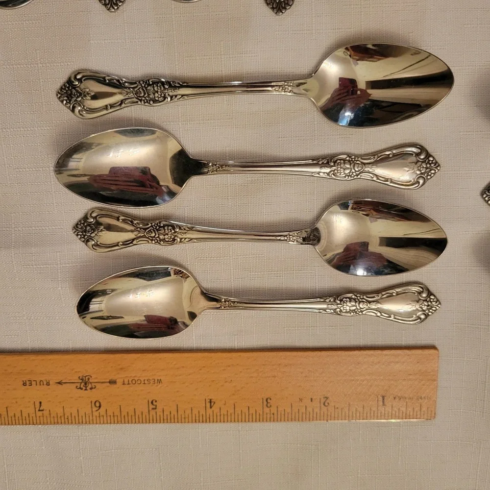 Oneida Distinction Deluxe HH 56pc Flatware Set Stainless Steel Floral Classic
